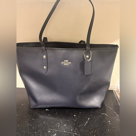 Coach City Zip Tote, midnight - Picture 3 of 8